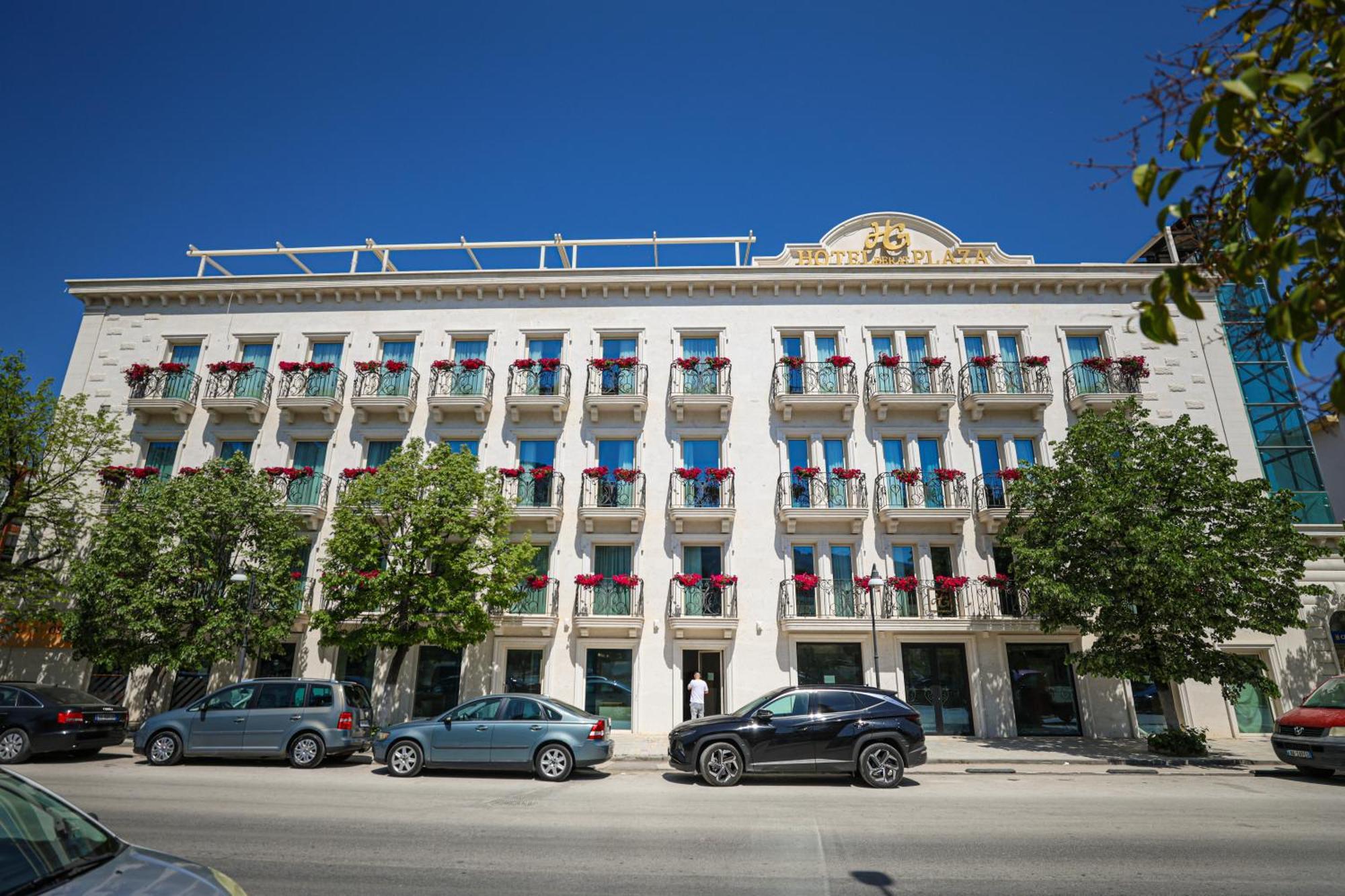 Hotel Plaza 베라트 외부 사진