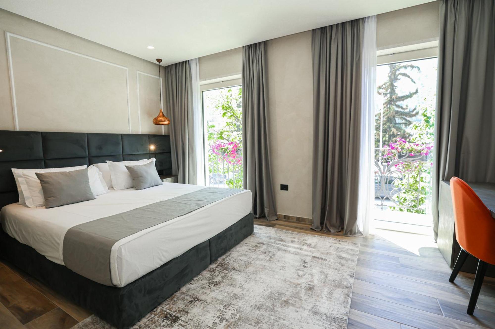 Hotel Plaza 베라트 외부 사진