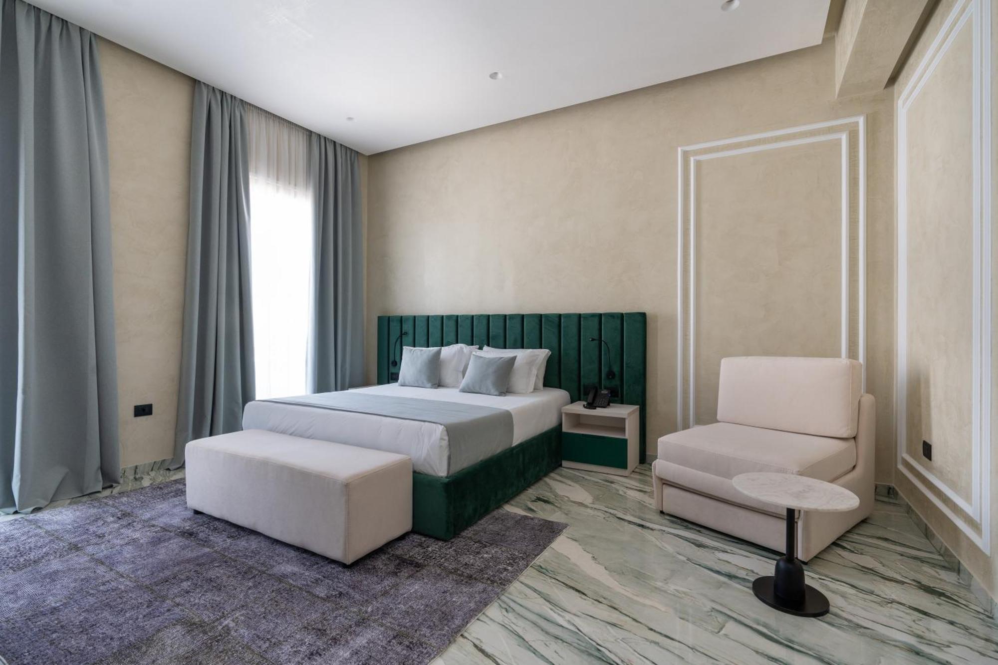 Hotel Plaza 베라트 외부 사진