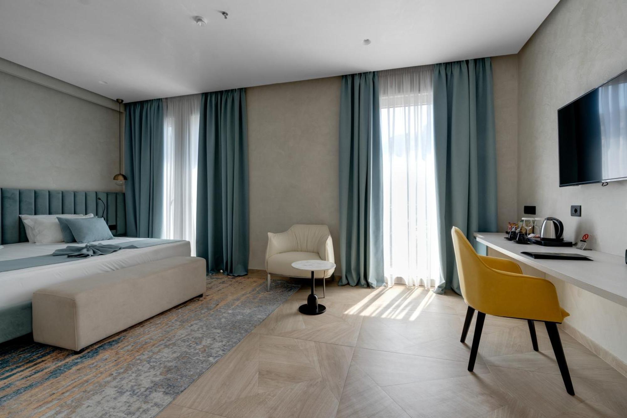 Hotel Plaza 베라트 외부 사진